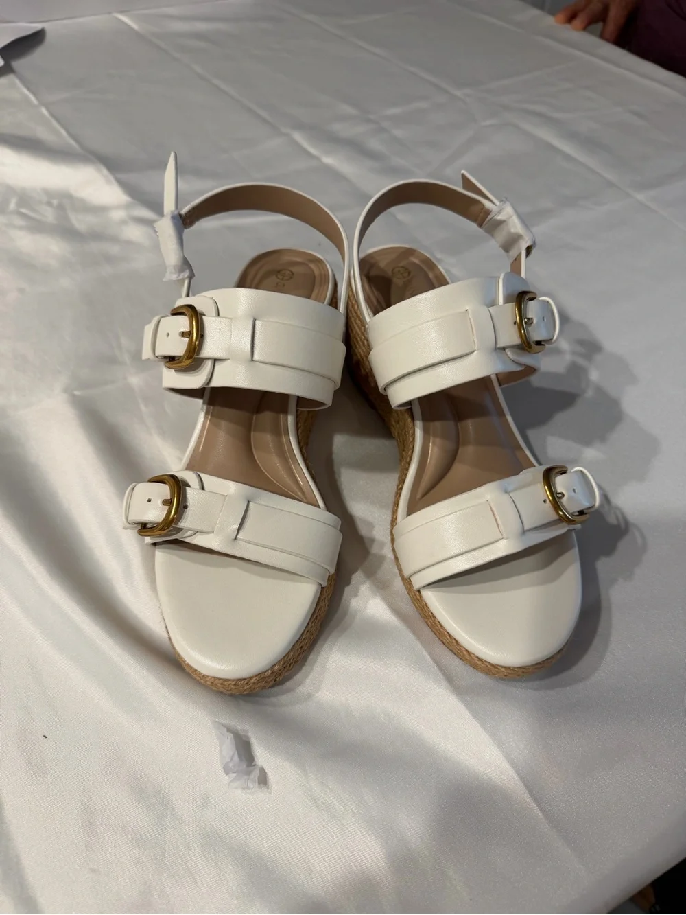 Giani Bernini White Leather Buckle Espadrille Wedges
